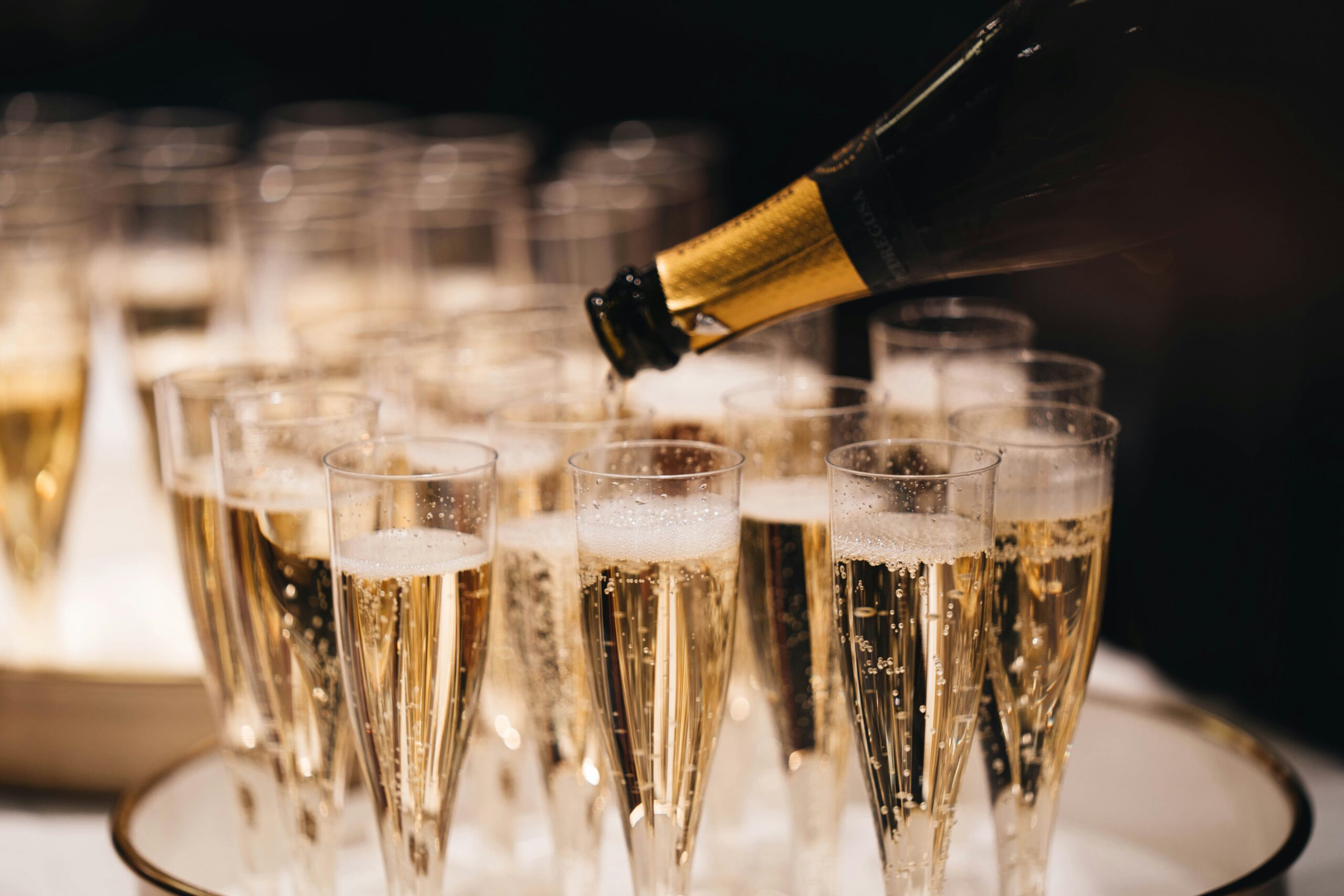 Por qué el champagne es tan caro: 7 razones que explican su precio desorbitado